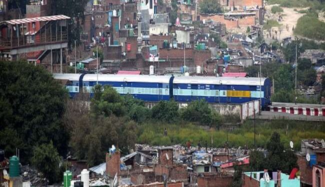 रेलवे की भूमि पर करीब 4,500 घर पर बुलडोजर चलाने की तैयारी हुई पूरी