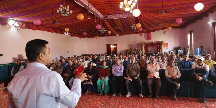 सरकार की योजनाओं पर चर्चा कर मिलने वाले फायदों पर डाला प्रकाश…..