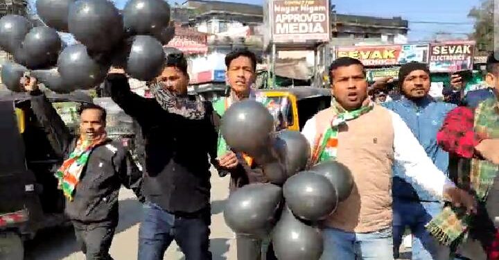 सीएम धामी के हल्द्वानी आगमन पर क्यों दिखाए गए काले झंडे और गुब्बारे…..