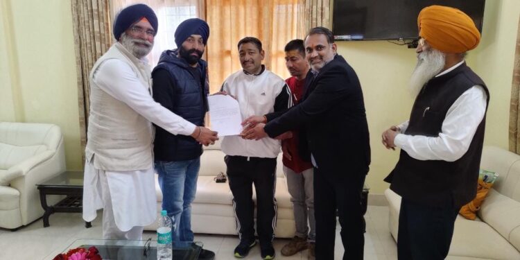 थाना बनाने की मांग को लेकर डीजीपी उत्तराखंड पुलिस को दिया गया ज्ञापन……