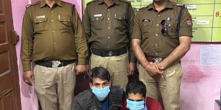 चोरी की एक कार सहित पुलिस ने दो चोरो को किया गिरफ्तार….