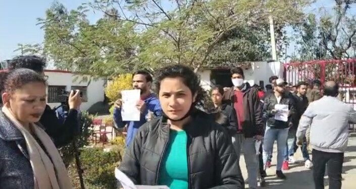 हल्द्वानी में आयोजित की जा रही पटवारी भर्ती परीक्षा, पर्याप्त संख्या में पुलिस बल तैनात…….