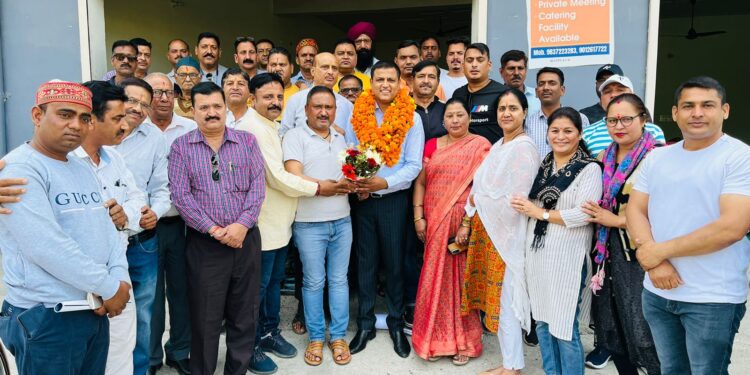 बिठोरिया मंडल ने किया प्रदेश प्रवक्ता बनने पर विकास भगत का स्वगात…..