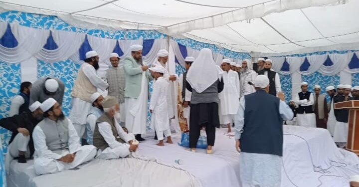 सात बच्चे बने हाफिज, सातो बच्चो की की गई दस्तारबंदी…..