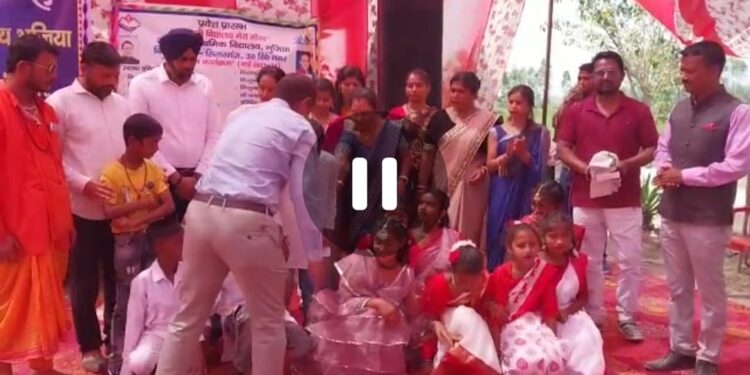 राजकीय प्राथमिक विद्यालय भुजिया मे किया गया विदाई समारोह…….