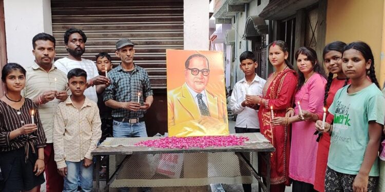अंबेडकर की जयन्ती पर यूथ कांग्रेस ने कैंडल जलाकर व उनके चित्र पर पुष्प अर्पित किए……