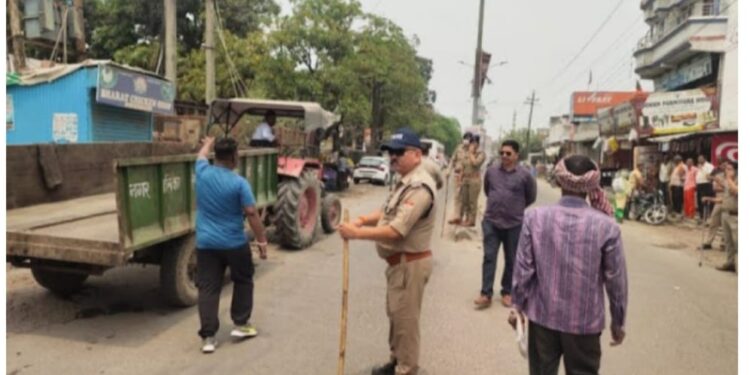 सितारगंज जेल कैंप रोड से हटाया गया अतिक्रमण…..