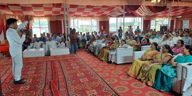 हल्द्वानी महानगर कांग्रेस कमेटी के नवनियुक्त अध्यक्ष  के नेतृत्व में हुआ संवाद कार्यक्रम का आयोजन……