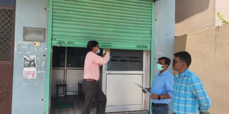 जन स्वास्थ्य से खिलवाड़ होने की शिकायत पर झोलाछाप चिकित्सकों पर छापेमारी…..