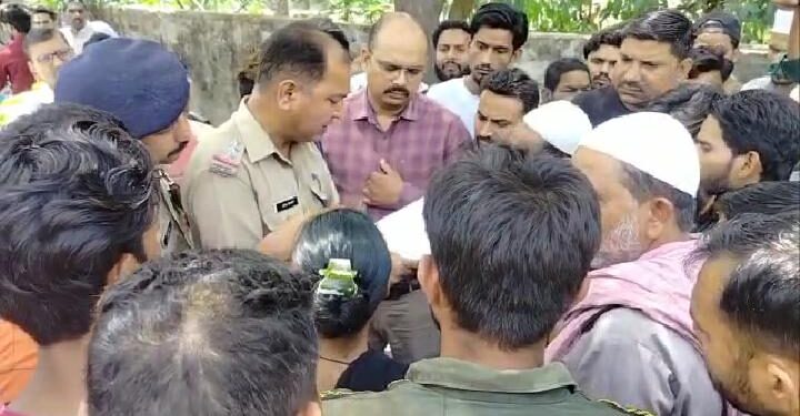 ब्रेकिंग न्यूज़: ऑटो मैकेनिक की संदिग्ध परिस्थितियों में मौत, हत्या की आशंका…..