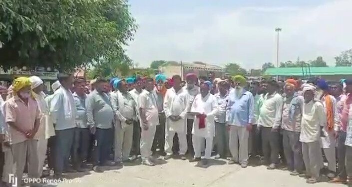 सिंधी खेड़ा के ग्राम वासियों ने तहसीलदार सितारगंज को सौंपा ज्ञापन……..