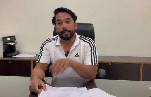 खुलासा: दिवंगत और सरकारी नौकरी करने वालों को भी दे दिया  कौशल विकास प्रशिक्षण….