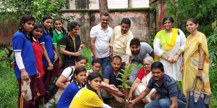 कोटाबाग ब्लॉक में जगह जगह मनाया गया शाहिद कारगिल विजय दिवस……