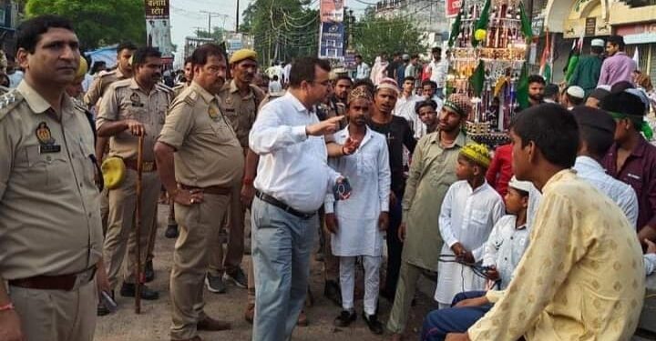 पुलिस की कढ़ी सुरक्षा व्यवस्था के बीच शांतिपूर्वक निकाला गया मोहर्रम का जुलूस……