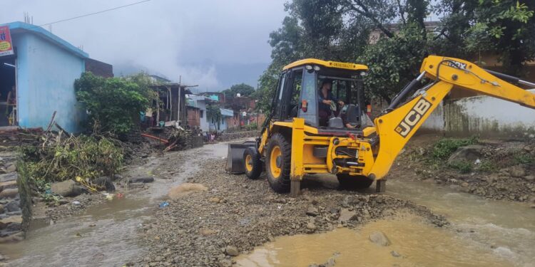 अपरजिलाधिकारी ने आपदा से क्षतिग्रस्त परिसम्पत्तियों के सम्बन्ध में दिये निर्देश……