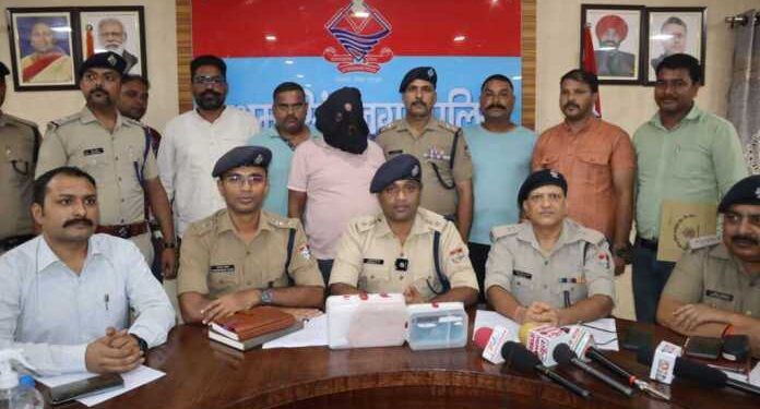 55 लाख की स्मैक के साथ यूपी का तस्कर गिरफ्तार, एक अब भी फरार……