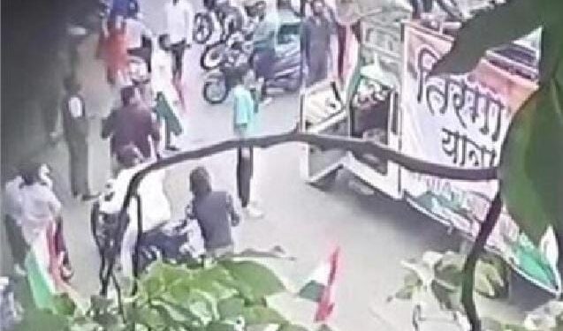 तिरंगा यात्रा पर हुआ पथराव और पेट्रोल बम से हमला जानें पूरी कहानी………..