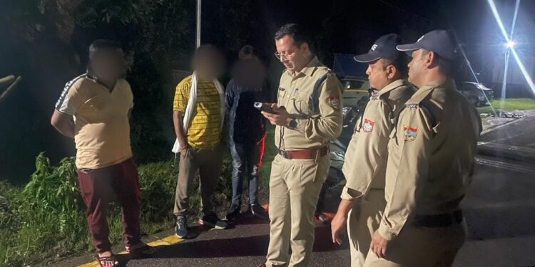 नशे में वाहन चलाने वाले दो चालक गिरफ्तार, बाईक व स्कूटी सीज………