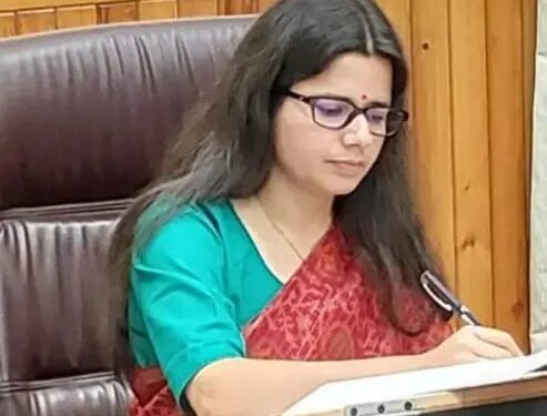 जनहित से जुड़े कार्यों को प्राथमिकता के आधार पर निस्तारित करें अधिकारी : वंदना……