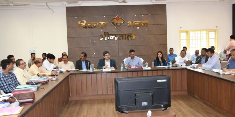 वाहृय सहायतित कार्यक्रमों की हुई विस्तृत समीक्षा बैठक……..