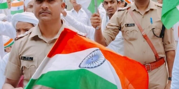 स्वतन्त्रता दिवस 15 अगस्त के अवसर पर फहराया गया तिरंगा……