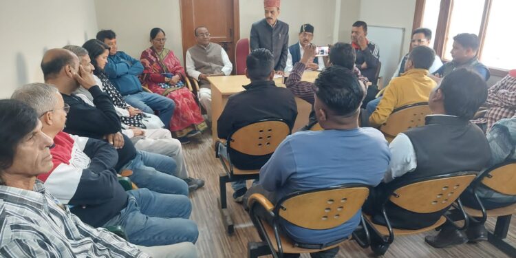 महानगर कांग्रेस कमेटी हल्द्वानी ने संविधान निर्माण दिवस के अवसर पर स्वराज आश्रम हल्द्वानी में किया कार्यक्रम……..