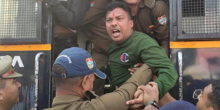 मुख्यमंत्री के हवाहवाई हल्द्वानी दौरे का किया जोरदार विरोध……