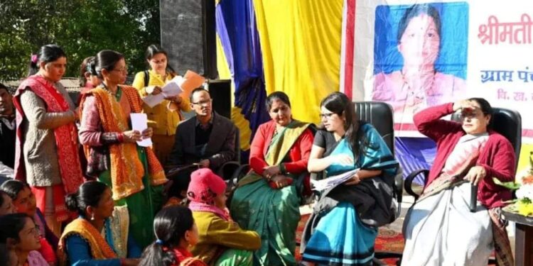 हल्द्वानी: कोटा बाग पहुंची डीएम, सुनी जनसमस्याएं…….