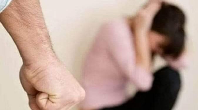 उत्तराखंड :- यहां गृह कलेश के चलते पति ने पत्नी और बेटे पर डाला उबलता दूध……