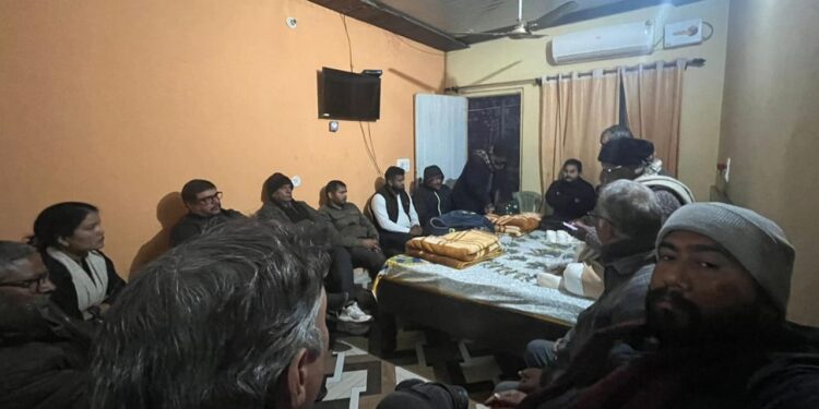 विभिन्न संगठनों एवं व्यक्तियों की संयुक्त बैठक काठगोदाम में सम्पन्न हुई