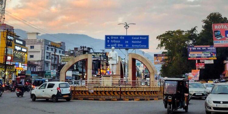 बड़ी ख़बर(देहरादून)हल्द्वानी सड़क चौड़ीकरण मामले मे शासन दी एक मीटर की छुट