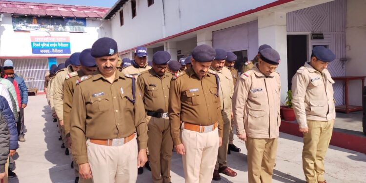 शहीद स्मृति दिवस में राष्ट्रपिता महात्मा गांधी की पुण्य तिथि के अवसर पर एसएसपी नैनीताल समेत अधीनस्थ पुलिस बल ने दी श्रद्धांजलि, किया 02 मिनट का मौन