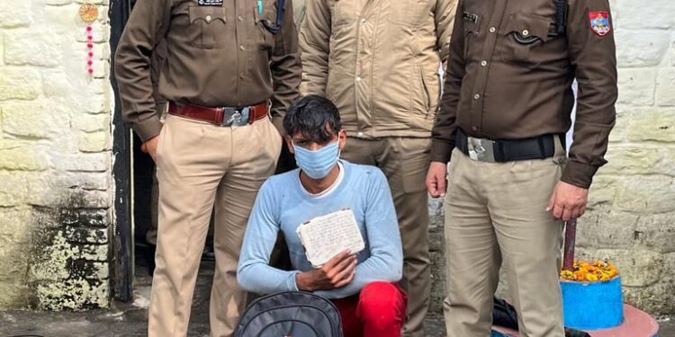 हल्द्वानी पुलिस ने दबोचा घर मे सोने की चोरी करने वाला चोर