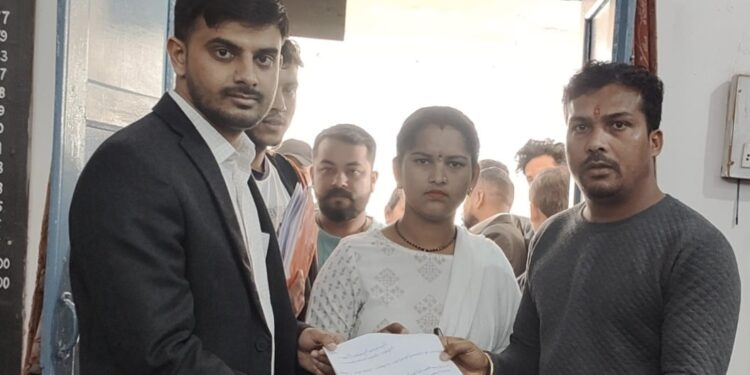 तहसील दिवस में युवा नेता हेमन्त साहू की अगवाई में लोगों ने एक दर्जन से अधिक जन मुद्दों को उठाया।
