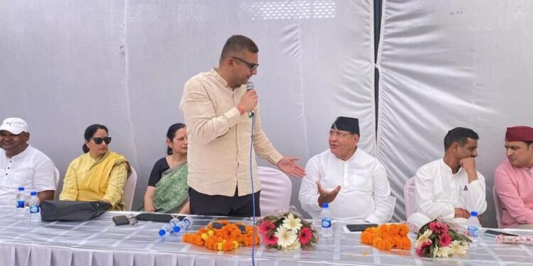 कुमाऊं मीडिया प्रभारी नीरज तिवारी के आवास में कांग्रेस की विशाल जनसभा