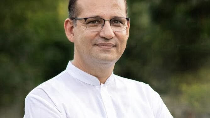 योगी व धामी ने झूठ बोल किया सैनिक परिवारों का अपमान: बल्यूटिया