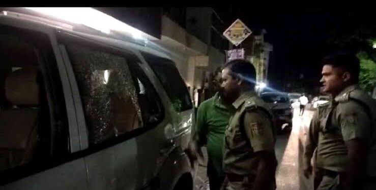 दुस्साहस……. बदमाशों ने भाजपा नेता के घर पर तड़तड़ाई गोलियां, दहशत