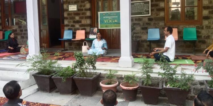 जिला न्यायालय परिसर में मनाया गया अंतर्राष्ट्रीय योग दिवस