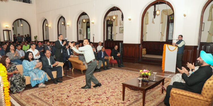 राजभवन में तैनात समस्त कार्मिकों एवं उनके परिजनों हेतु आयोजित किया गया परिवार मिलन कार्यक्रम