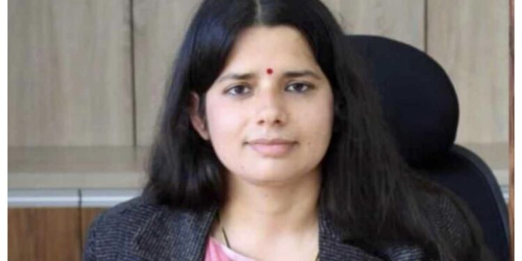 ज़िला मजिस्ट्रेट ने यातायात व्यवस्था को सम्भागीय परिवहन अधिकारी प्रवर्तन को किया आदेशित