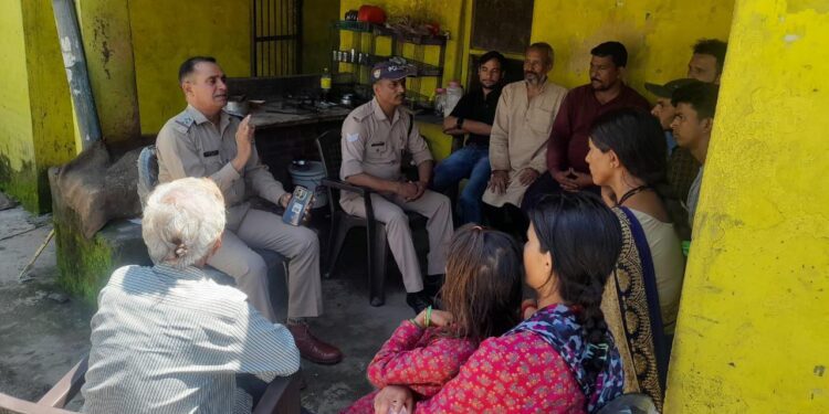 खन्स्यू पुलिस ने स्थानीय व्यक्तियों को नए आपराधिक कानून, साईबर क्राइम, नशे से दूर रहने एवम यातायात नियमों का पढ़ाया पाठ