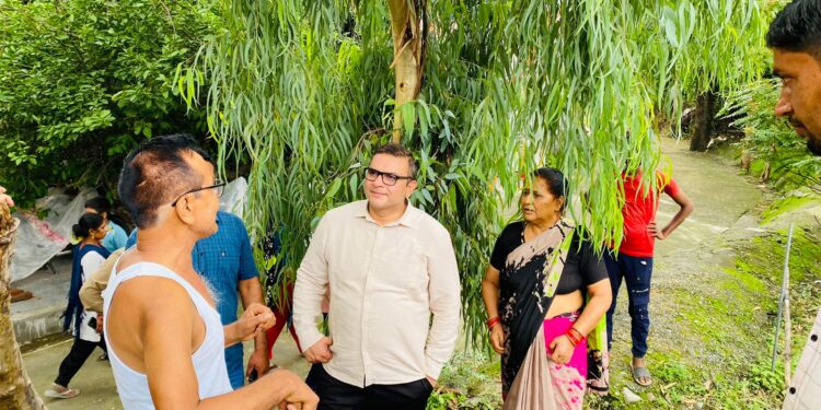 हल्द्वानी विधायक सुमित हृदयेश ने किया कलसिया, रकसिया और आमपानी नालों के उफान से प्रभावित क्षेत्रों का दौरा