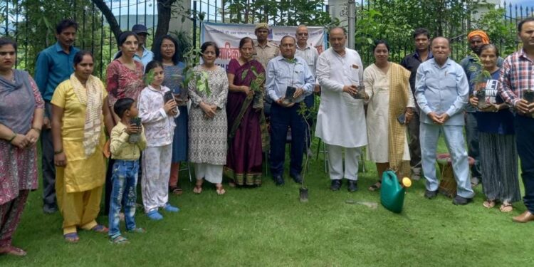 सांसे हो रही कम,आओ पेड़ लगाए हम,मानवाधिकार एवं सामाजिक न्याय संगठन की अनूठी पहल