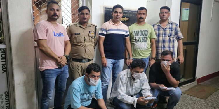 सट्टेबाजी के अवैध व्यापार पर नैनीताल पुलिस का प्रहार SOG/ रामनगर पुलिस की पैनी नज़र में 03 सट्टा कारोबारी हुए गिरफ्तार