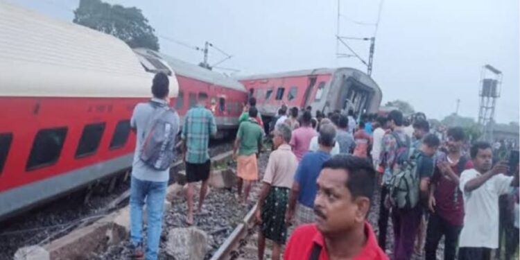 Train Accident in Jharkhand_ झारखंड में हुआ बड़ा रेल हादसा