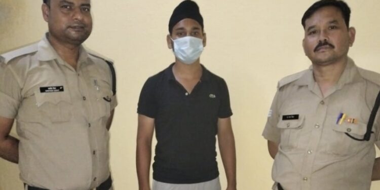 काठगोदाम पुलिस ने 52 पव्वे अंग्रेजी शराब के साथ एक व्यक्ति को किया गिरफ्तार