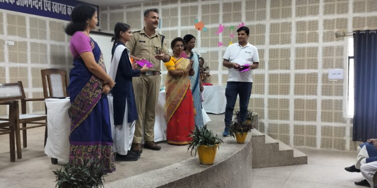 पुलिस की पाठशाला में सीओ सिटी ने चलाई साइबर की क्लास, बच्चों को साइबर फ्रॉड से बचने के सिखाए गुर, आर्टिफीशियल इंटेलिजेंस से सावधान रहने की दी सलाह