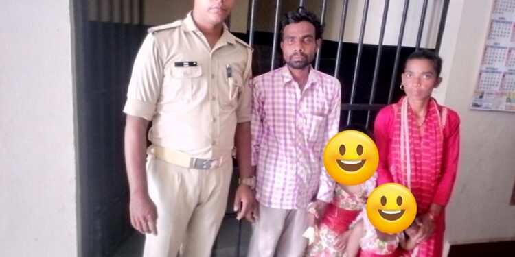 मंगल पड़ाव क्षेत्र में अचानक परिजनों से बिछड़ी बच्ची को पुलिस ने परिजनों से मिलाया, परिजनों ने जताया आभार