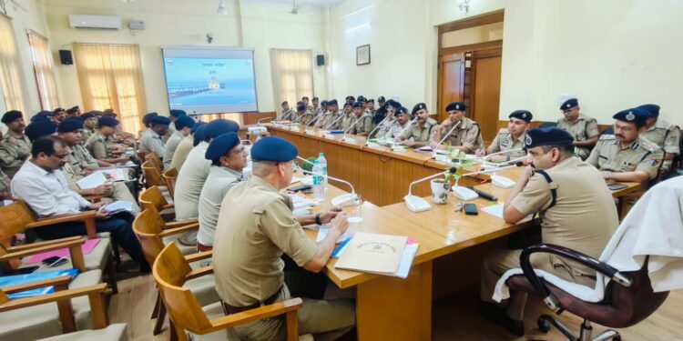 डीजीपी उत्तराखण्ड महोदय ने जनपद भ्रमण के दौरान सम्भ्रान्त नागरिकों के साथ की गोष्ठी