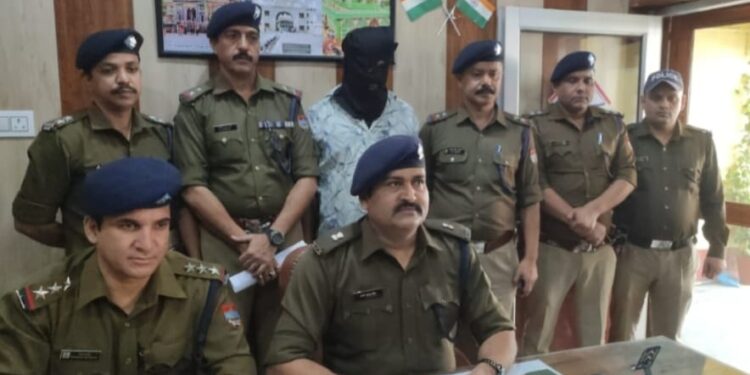 इस तरह युवतियों से ठगी करता था ठग लाखों रुपए की ठगी पुलिस ने किया गिरफ्तार